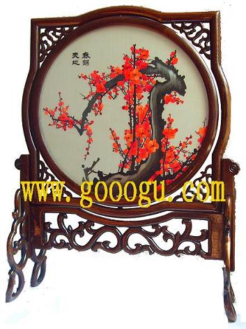 梅花雙面繡臺(tái)屏，傳統(tǒng)蘇繡